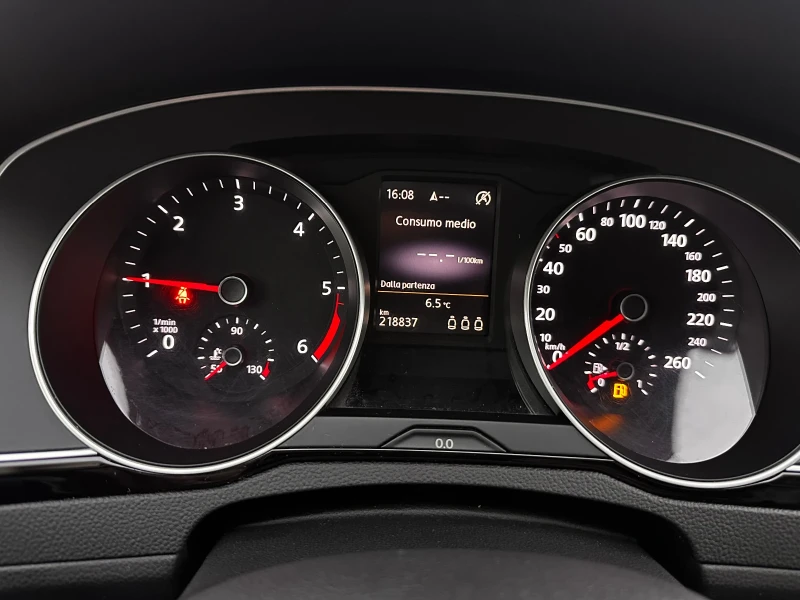VW Passat 2.0TDI 190ks, снимка 8 - Автомобили и джипове - 53485710