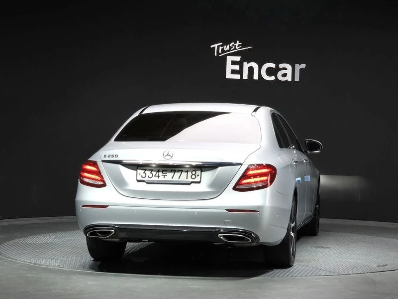 Mercedes-Benz E 250 2.0 274920 Automatic, снимка 4 - Автомобили и джипове - 55836982