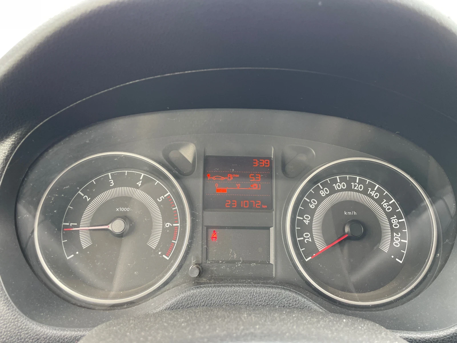 Peugeot 301 2013 1.6hdi 90к.с. РЕГИСТРИРАН, ОБСЛУЖЕН - изображение 9