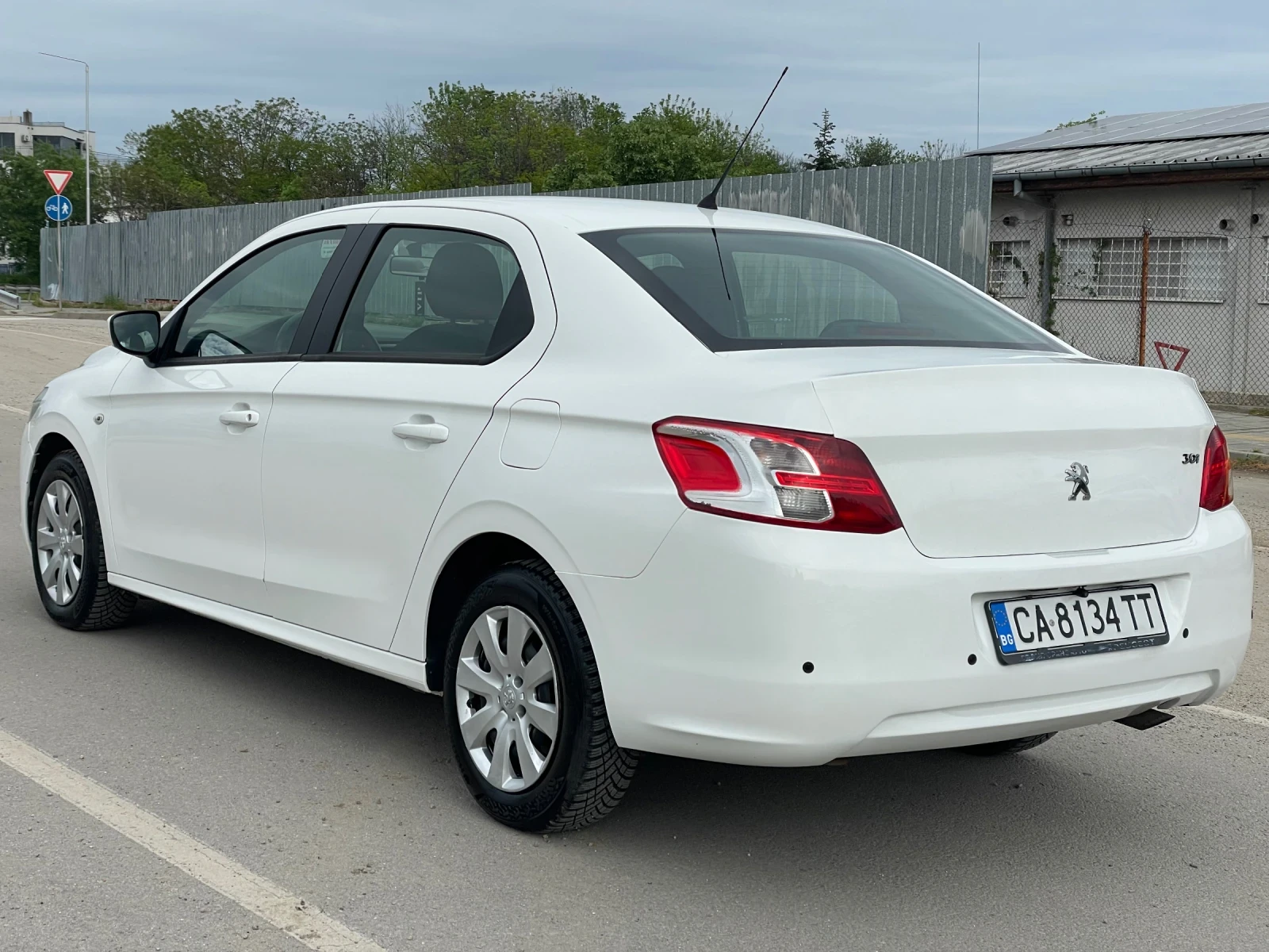 Peugeot 301 2013 1.6hdi 90к.с. РЕГИСТРИРАН, ОБСЛУЖЕН - изображение 4
