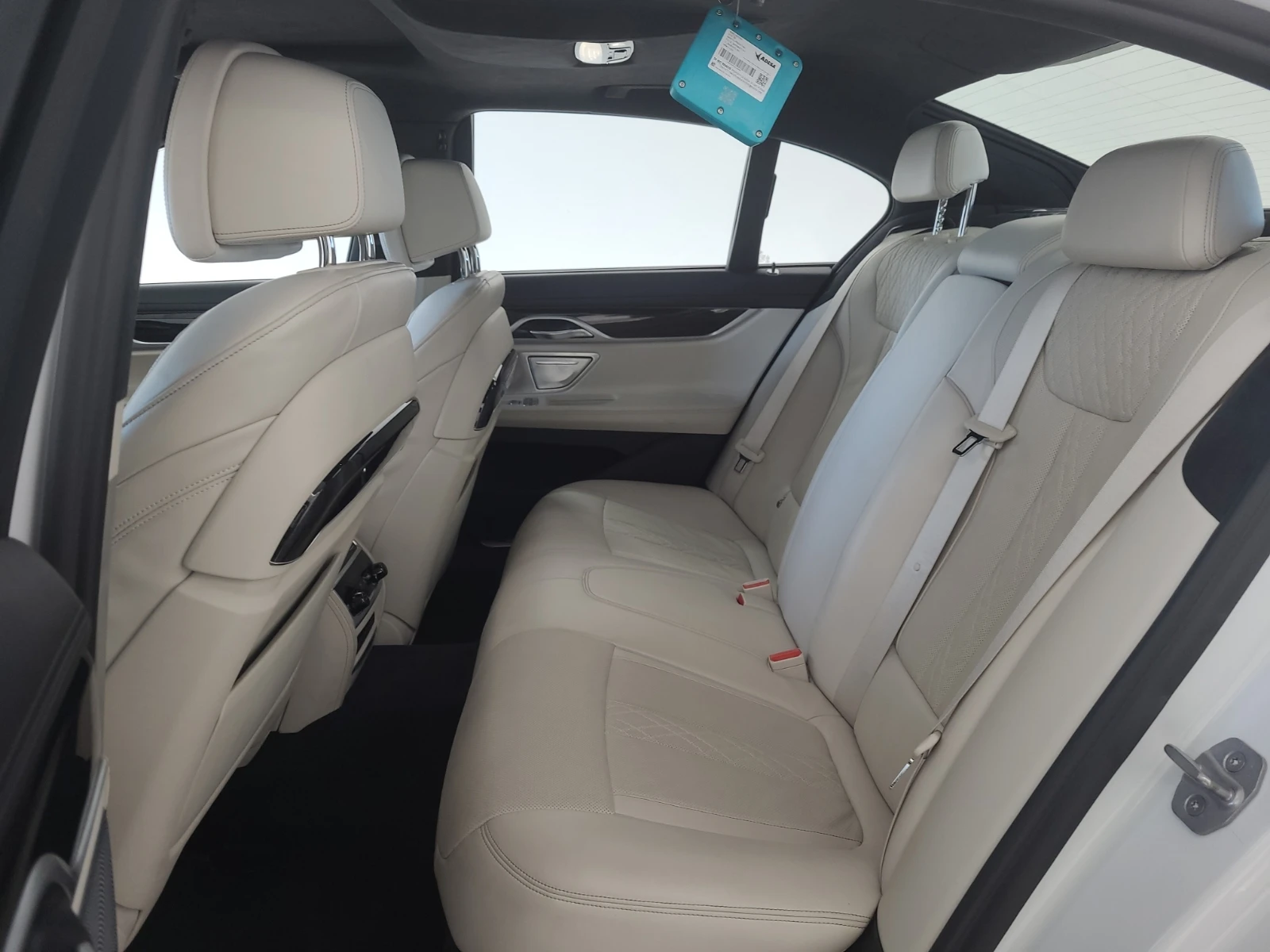 BMW 750 * XDRIVE * СЛЕДЕНЕ НА ЛЕНТИ * CARFAX * АВТОКРЕДИТ - изображение 10