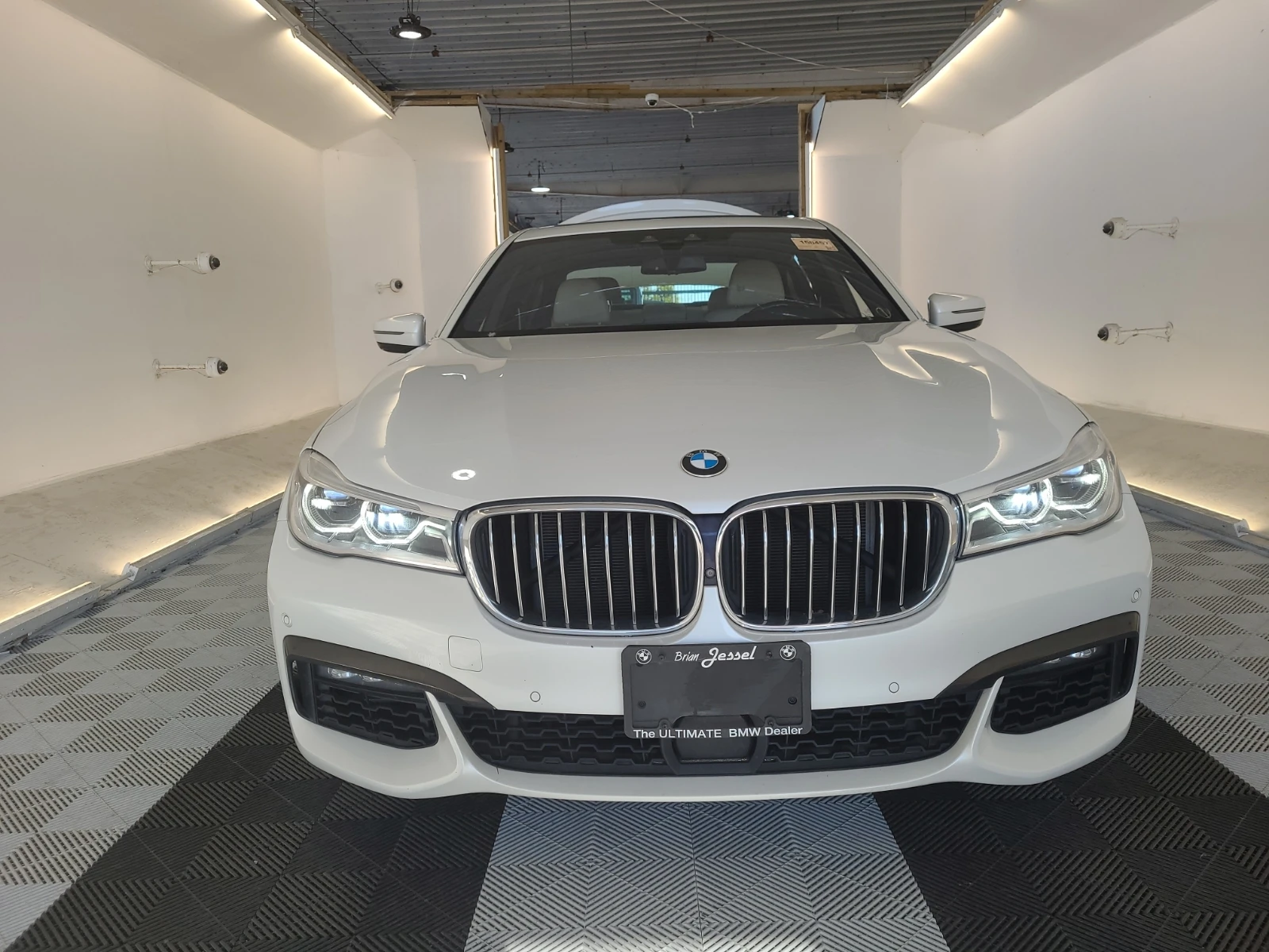 BMW 750 * XDRIVE * СЛЕДЕНЕ НА ЛЕНТИ * CARFAX * АВТОКРЕДИТ - изображение 4