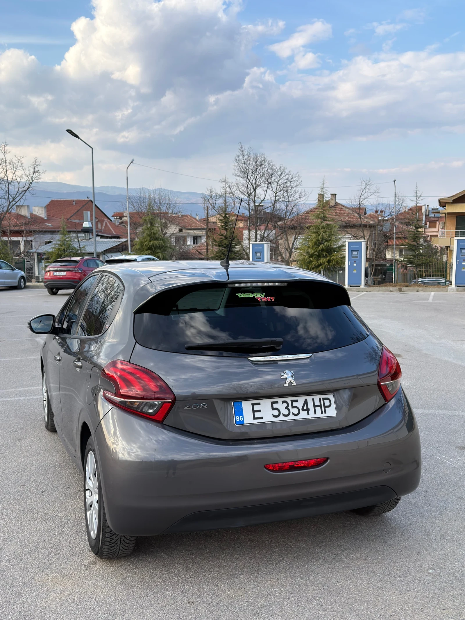Peugeot 208, снимка 6 - Автомобили и джипове - 53863815