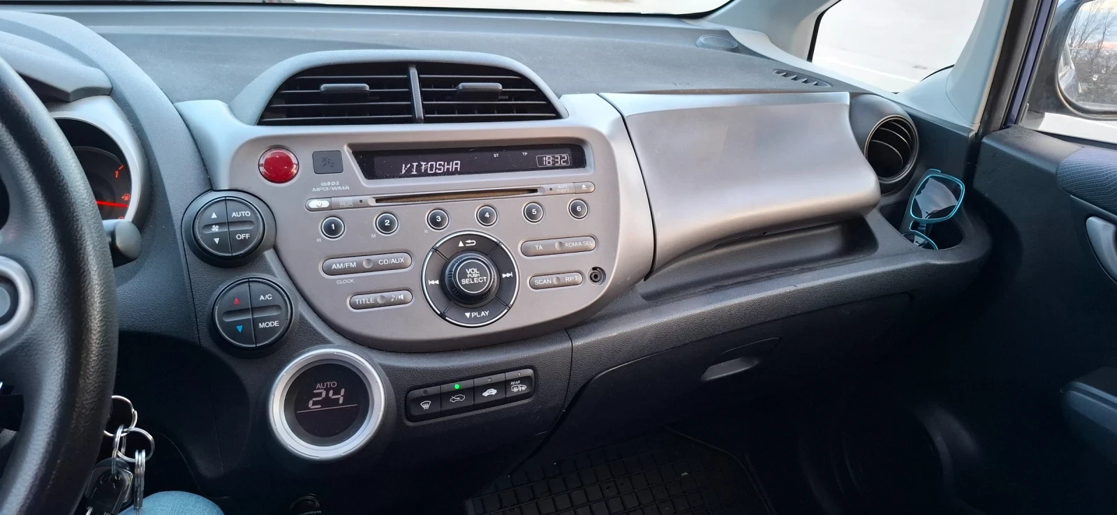 Honda Jazz, снимка 8 - Автомобили и джипове - 53989127