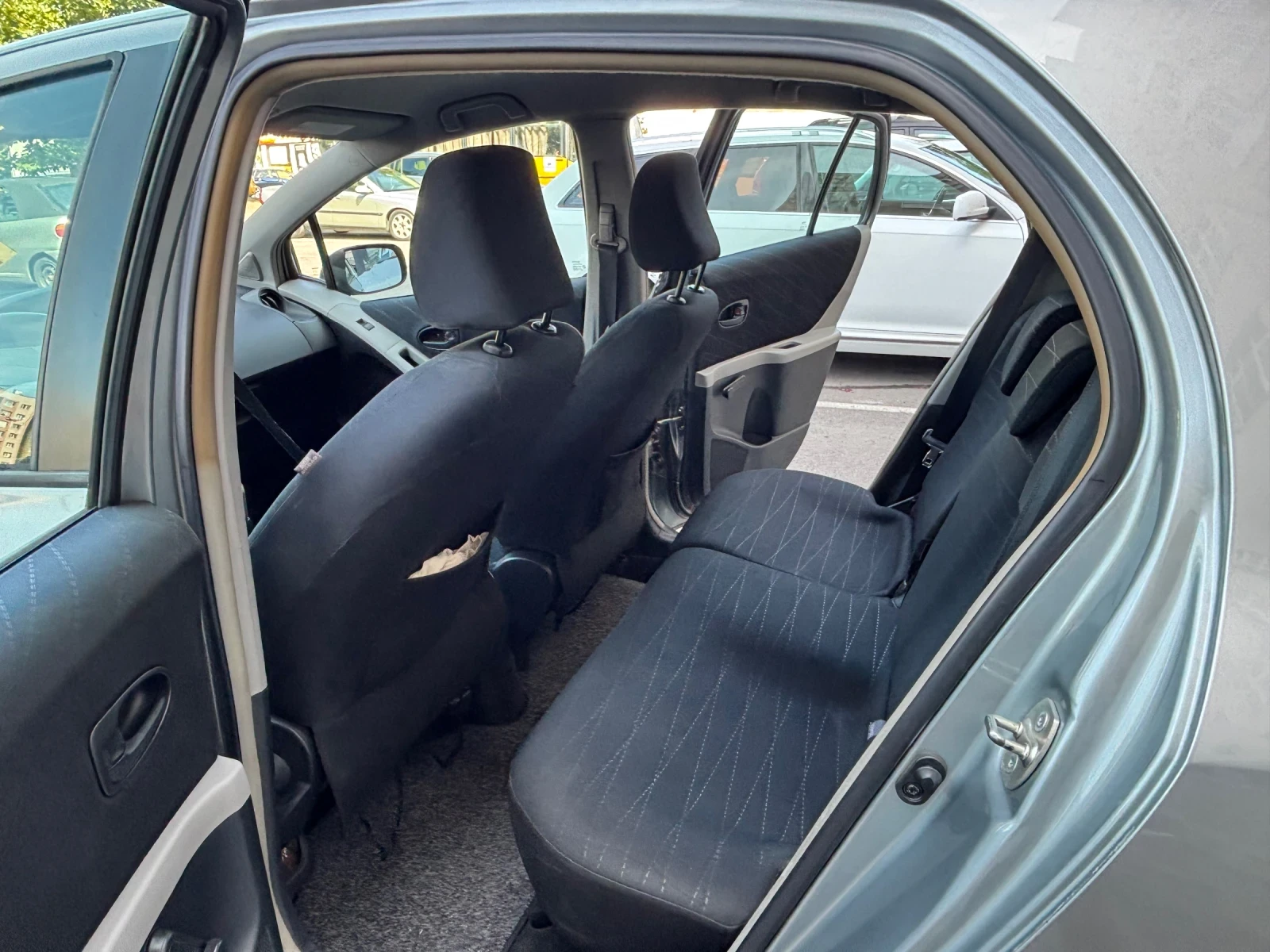 Toyota Yaris Мултимедия и задна камера, снимка 9 - Автомобили и джипове - 54346350