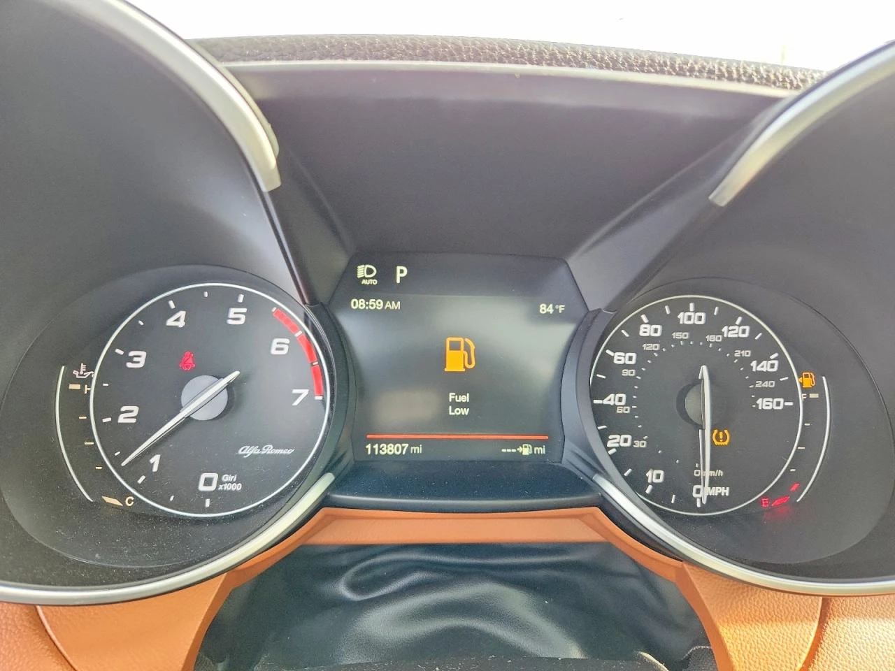 Alfa Romeo Giulia * TI* SPORT* КОЖА* ПОДГРЕВ* HARMAN KARDON* , снимка 9 - Автомобили и джипове - 54430106