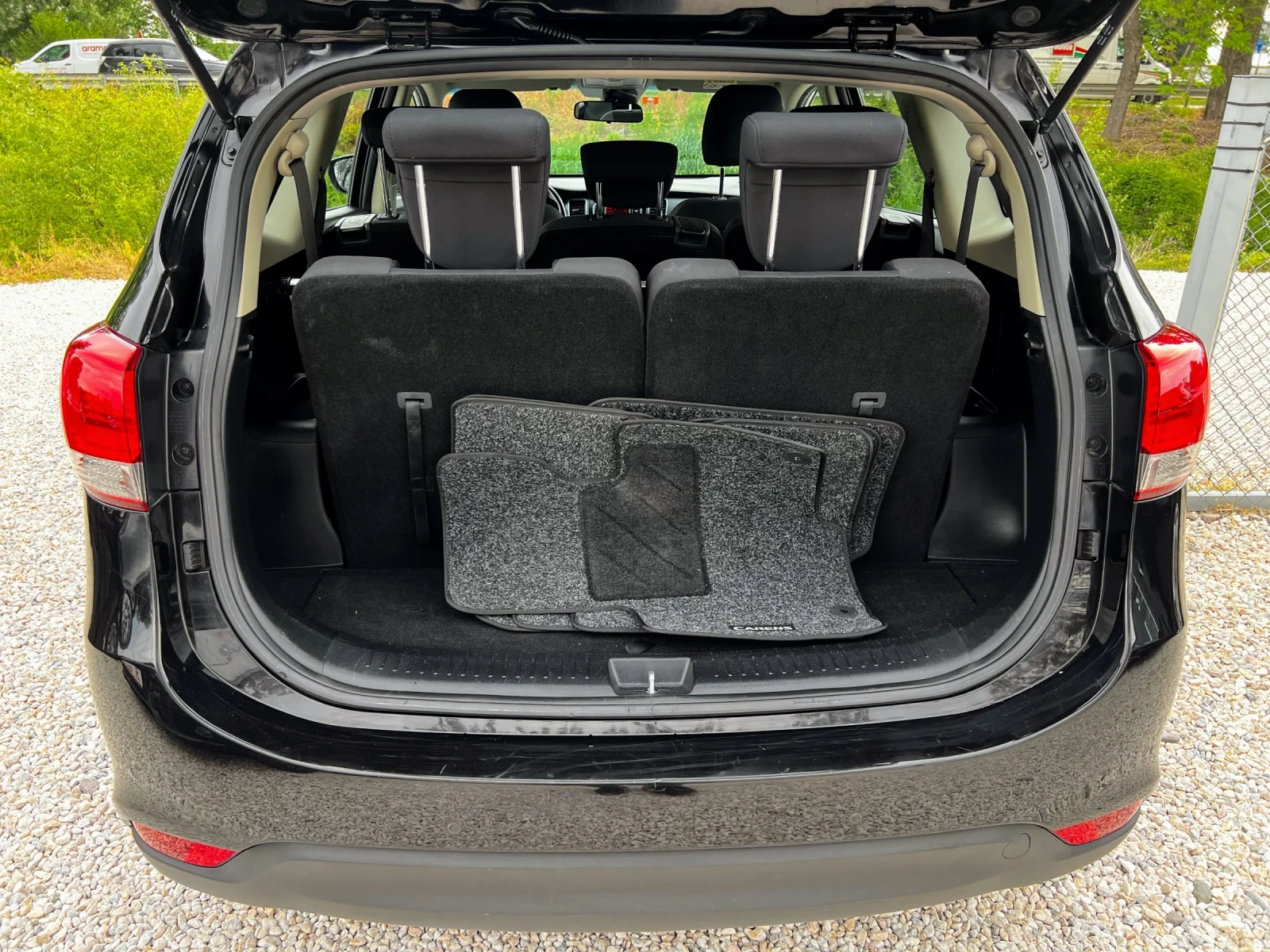 Kia Carens 1.7 CRDI 176000км.7-МЕСТА ЕВРО-5 , снимка 14 - Автомобили и джипове - 54456445