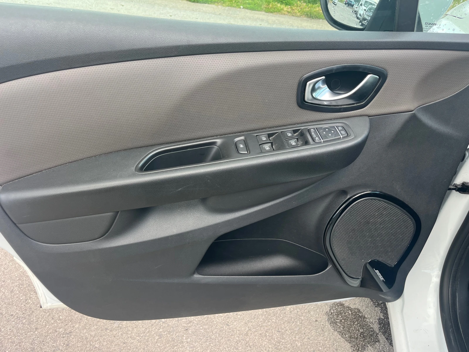 Renault Clio 1.5 DCI FUll LED, снимка 10 - Автомобили и джипове - 54692616