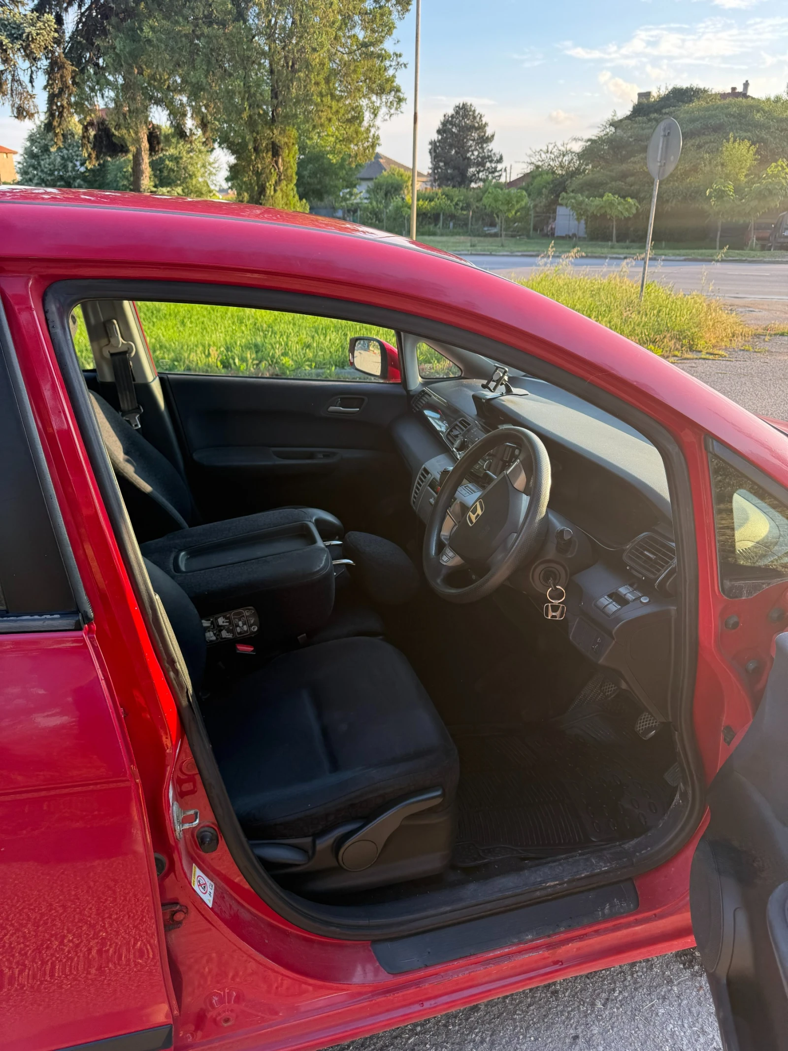 Honda Fr-v, снимка 8 - Автомобили и джипове - 54972154
