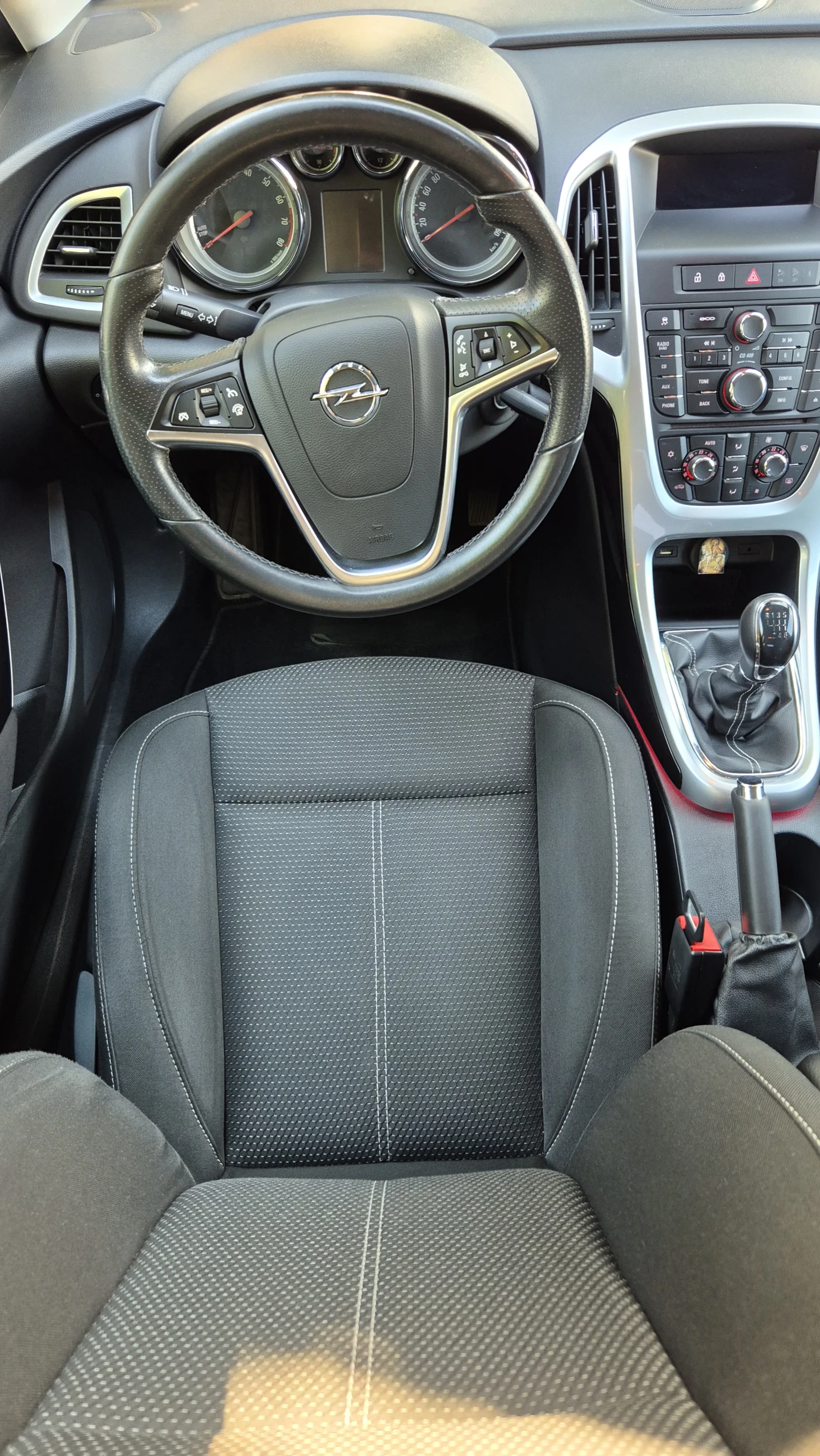 Opel Astra 1.4 turbo бензин-газ, снимка 9 - Автомобили и джипове - 55046332
