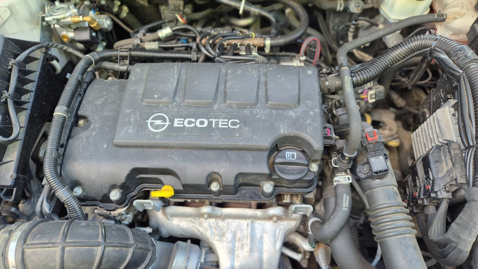 Opel Astra 1.4 turbo бензин-газ, снимка 7 - Автомобили и джипове - 55046332