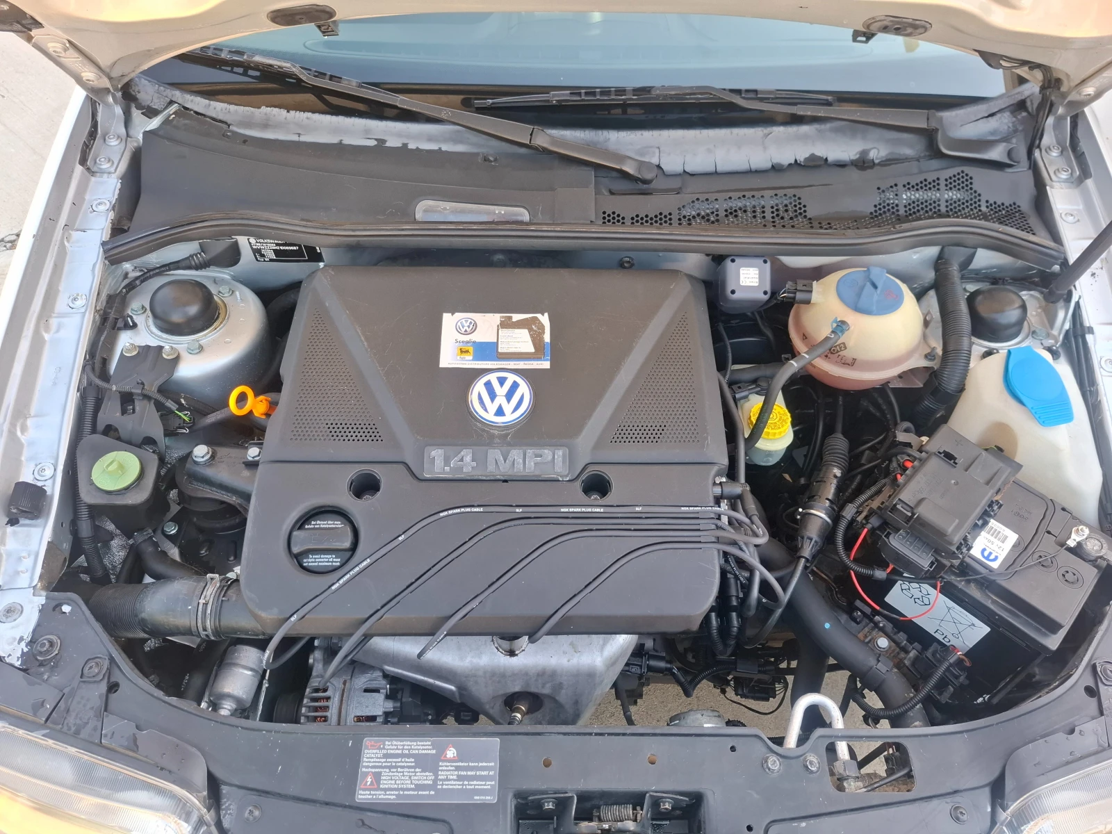 VW Polo 1.4MPI/Клима/Газ, снимка 13 - Автомобили и джипове - 55292341