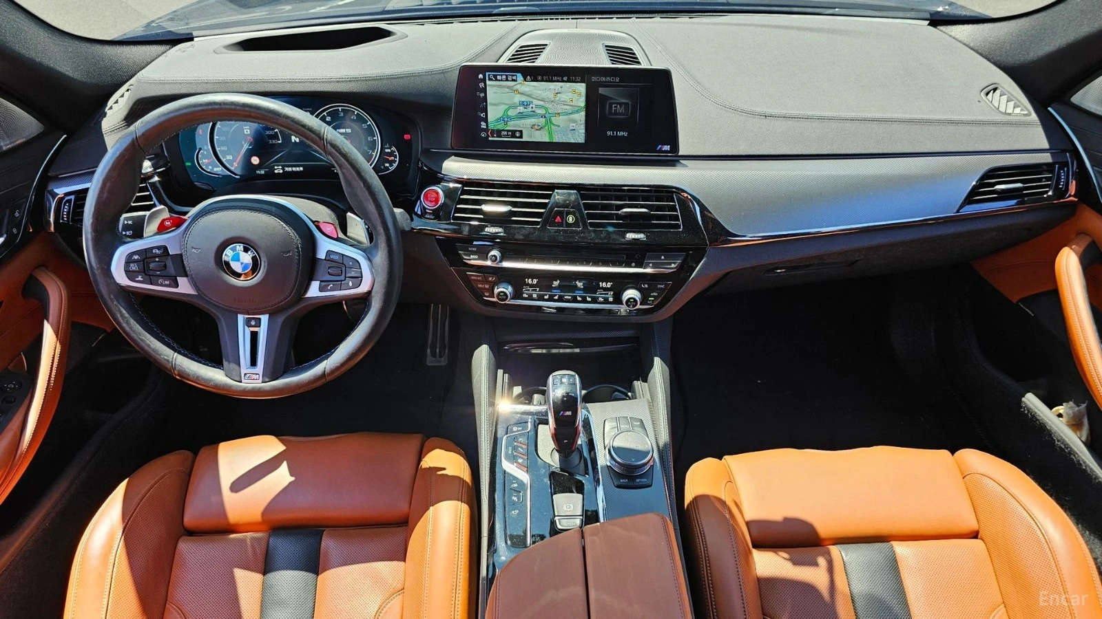 BMW M5 ДИСТРОНИК* BOWERS&WILLKINS* ОБДУХВАНЕ* 360* , снимка 5 - Автомобили и джипове - 55533247