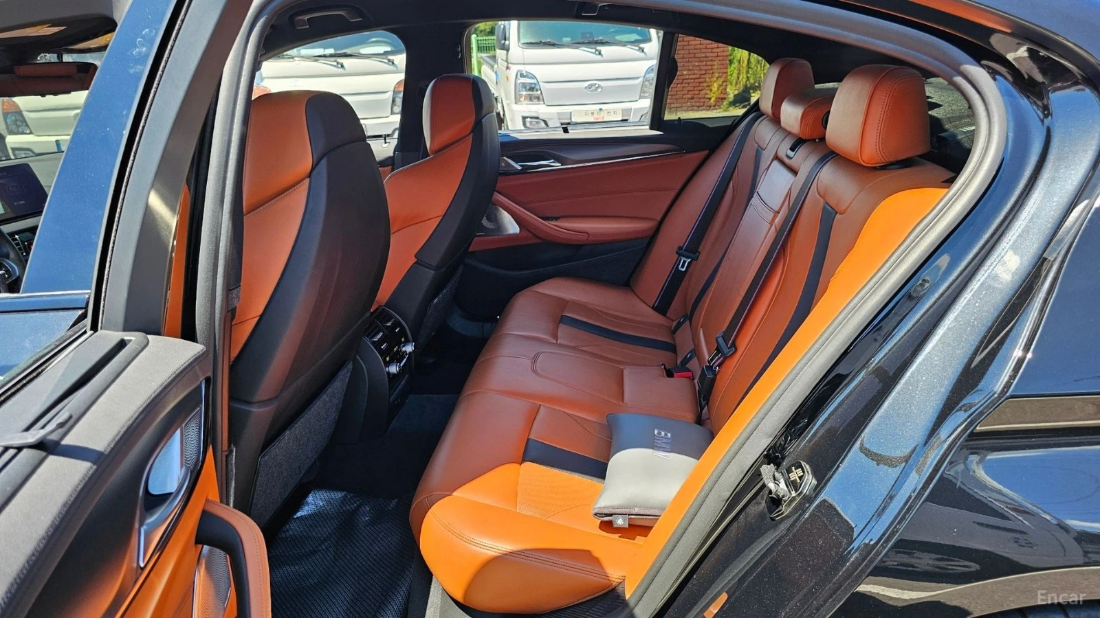 BMW M5 ДИСТРОНИК* BOWERS&WILLKINS* ОБДУХВАНЕ* 360* , снимка 10 - Автомобили и джипове - 55533247