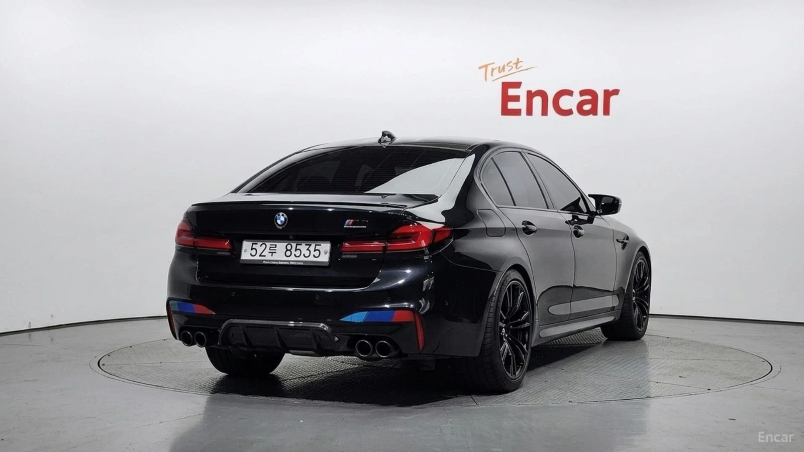 BMW M5 ДИСТРОНИК* BOWERS&WILLKINS* ОБДУХВАНЕ* 360* , снимка 2 - Автомобили и джипове - 55533247