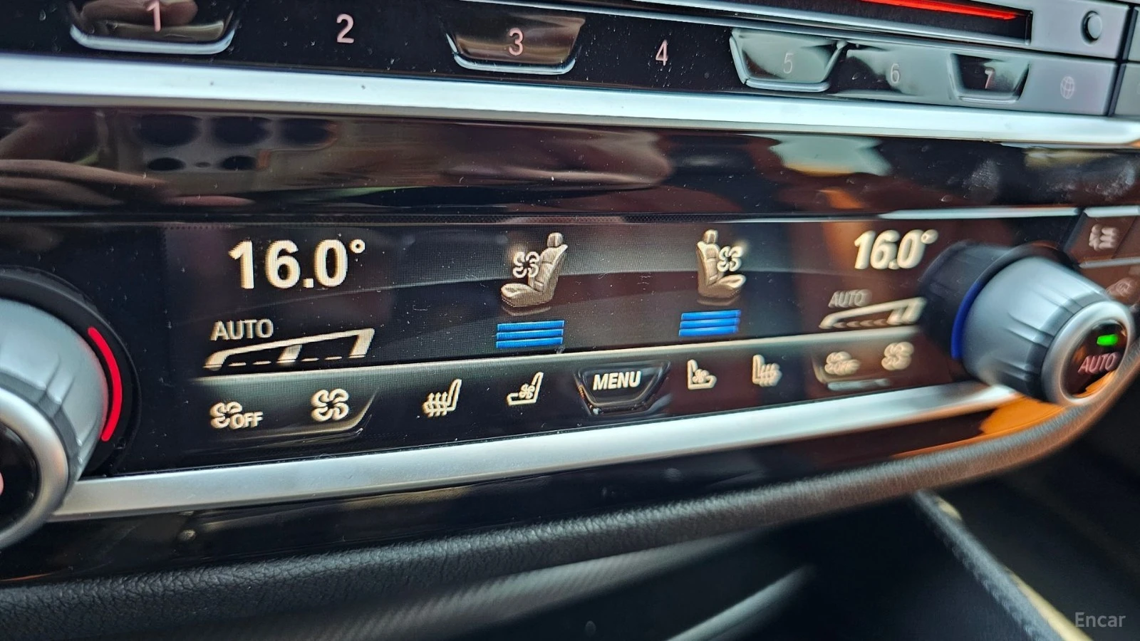 BMW M5 ДИСТРОНИК* BOWERS&WILLKINS* ОБДУХВАНЕ* 360* , снимка 14 - Автомобили и джипове - 55533247