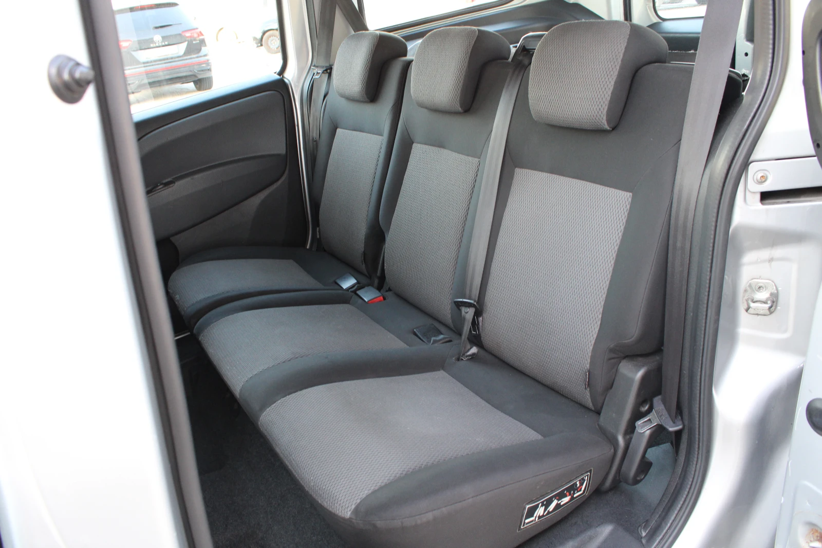 Fiat Doblo MAXI 1.6 MTJ, снимка 8 - Автомобили и джипове - 55885673