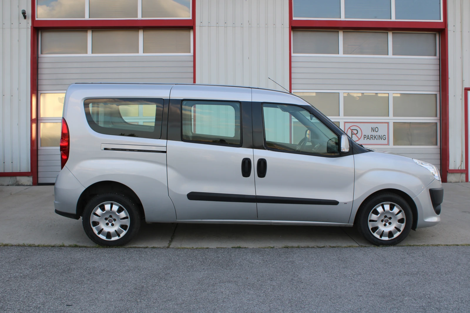 Fiat Doblo MAXI 1.6 MTJ, снимка 4 - Автомобили и джипове - 55885673