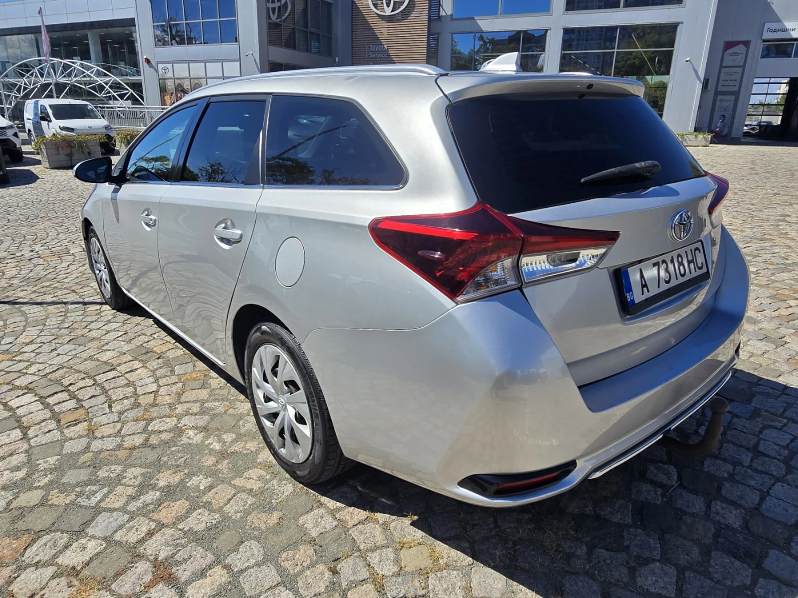 Toyota Auris 1.2 Turbo Touring Sport, снимка 3 - Автомобили и джипове - 56144132