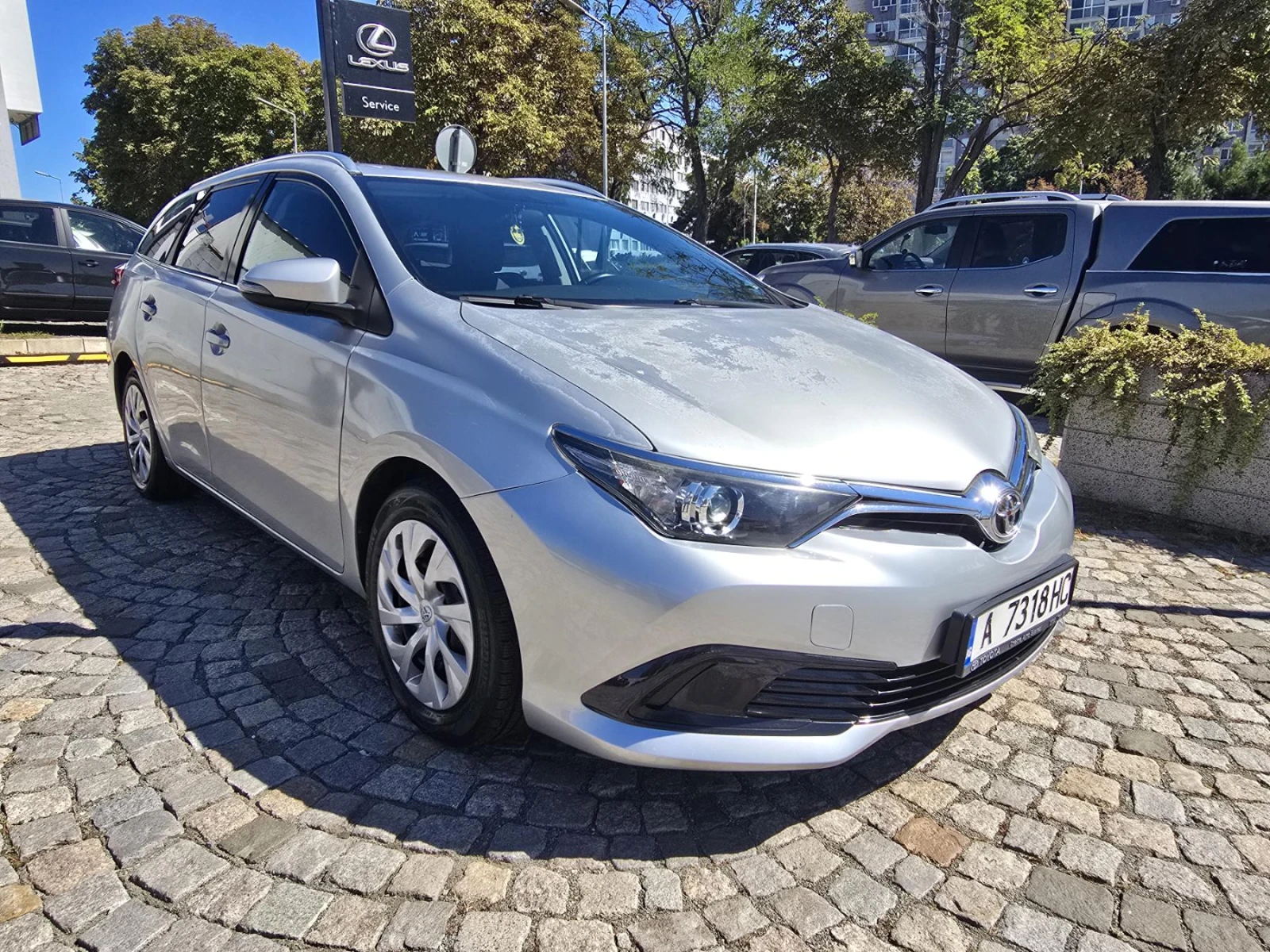 Toyota Auris 1.2 Turbo Touring Sport, снимка 7 - Автомобили и джипове - 56144132