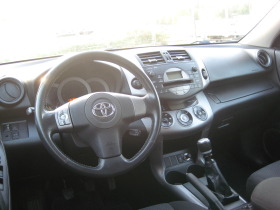Toyota Rav4 2.2 dizel,136kc., снимка 7 - Автомобили и джипове - 42420700