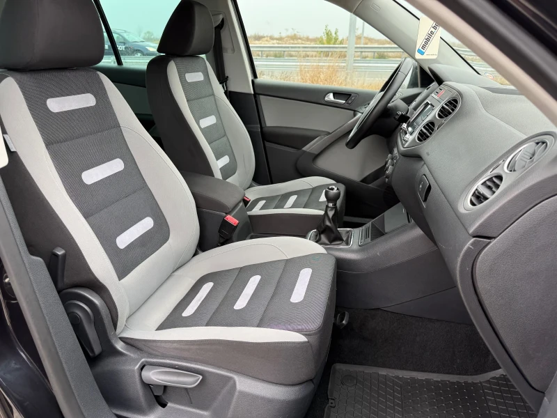 VW Tiguan 2.0 TDI / 4MOTION / NAVI / PODGREV / AVTOPILOT, снимка 11 - Автомобили и джипове - 51771476