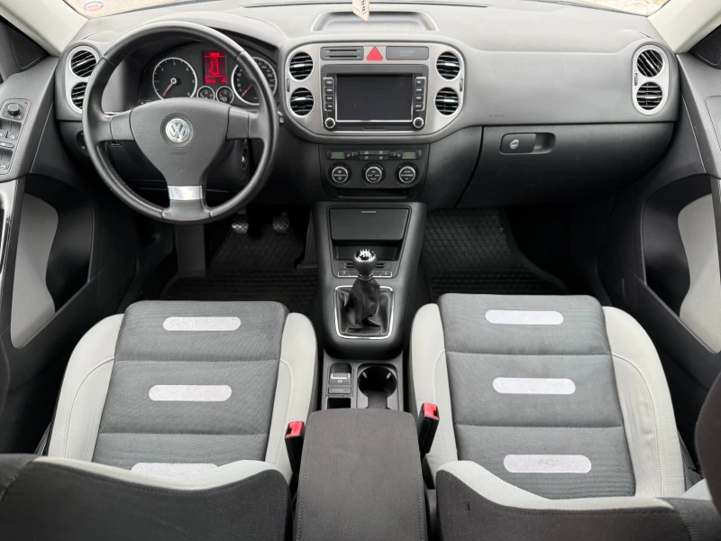 VW Tiguan 2.0 TDI / 4MOTION / NAVI / PODGREV / AVTOPILOT, снимка 9 - Автомобили и джипове - 51771476