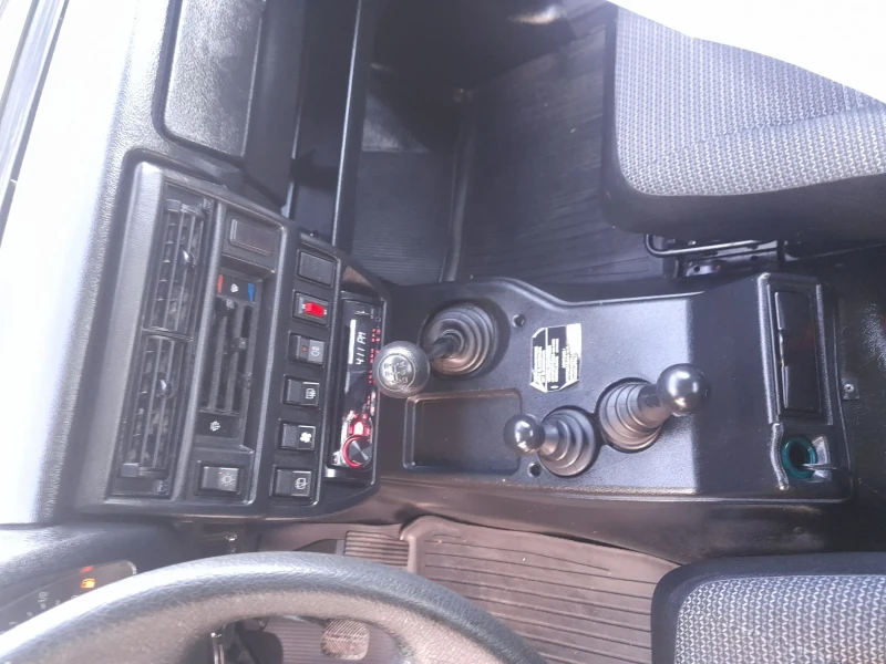 Lada Niva 4?4, снимка 13 - Автомобили и джипове - 53135209