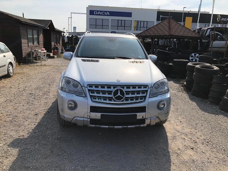 Mercedes-Benz ML 320 3.2 CDI, снимка 14 - Автомобили и джипове - 22929036