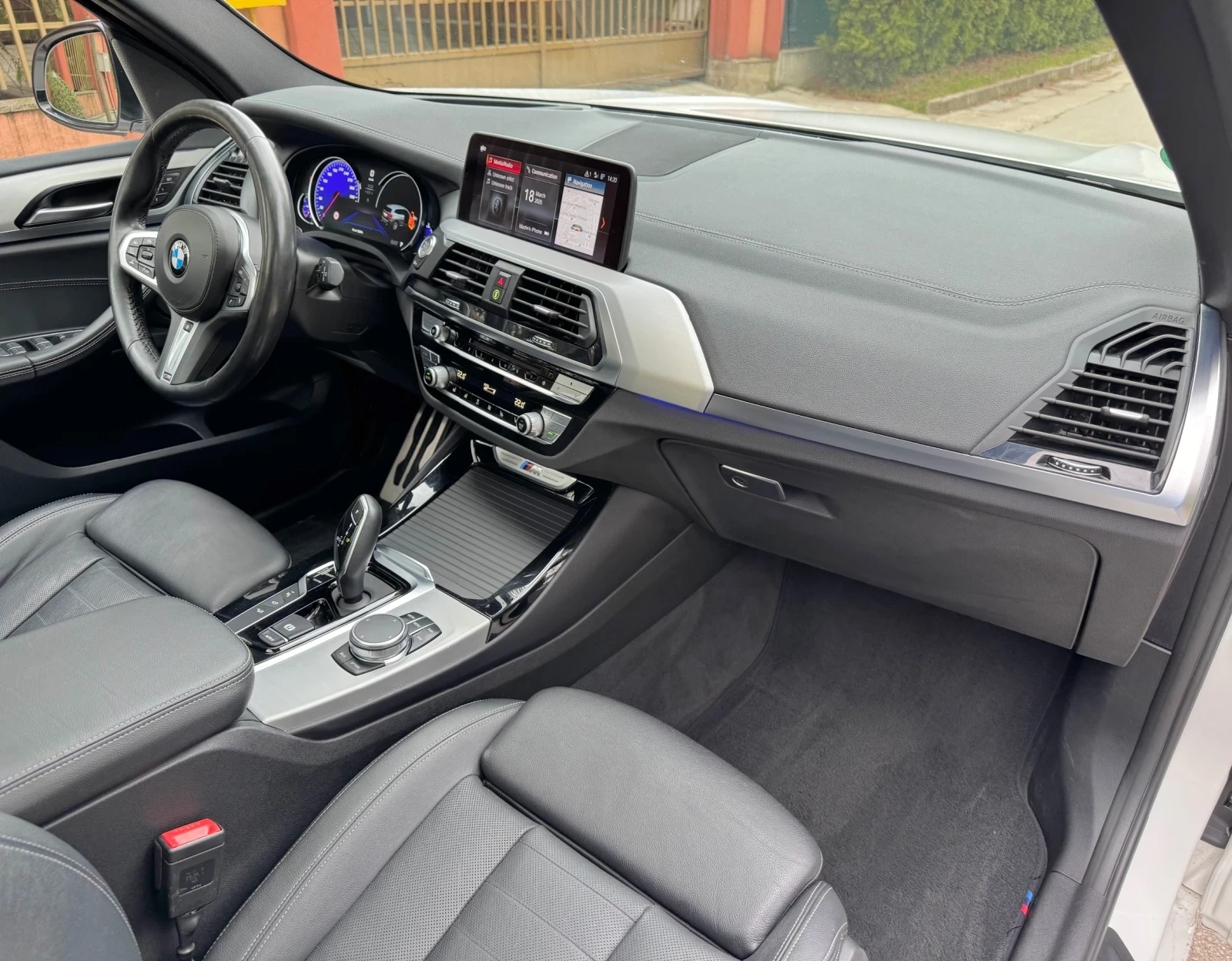 BMW X3 M40d/xDrive/PANO/360CAM/HEADUP/ОБДУХВАНЕ , снимка 11 - Автомобили и джипове - 53896891
