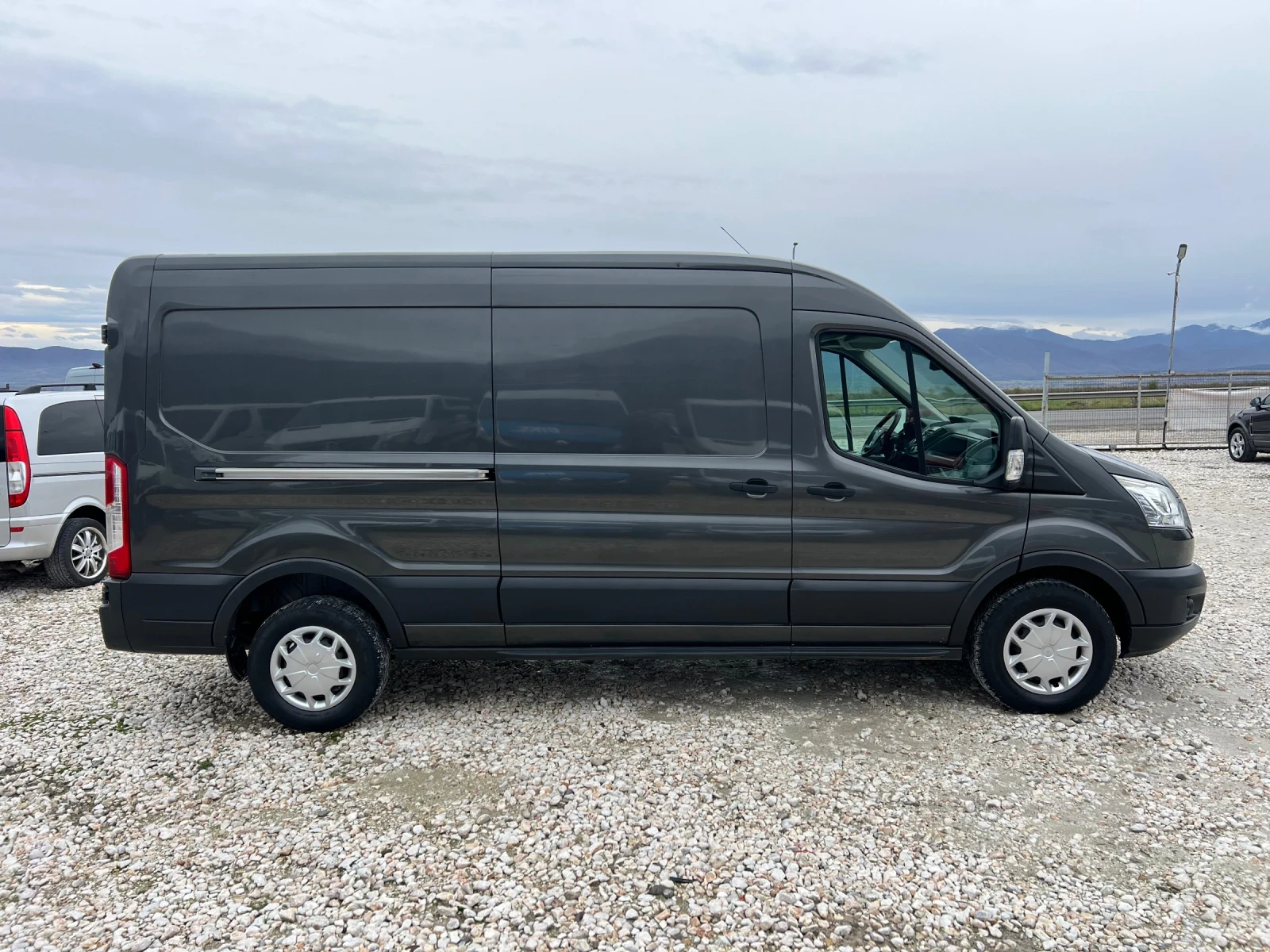 Ford Transit 2.2TDCI Клима EURO5b L2H2 - изображение 9