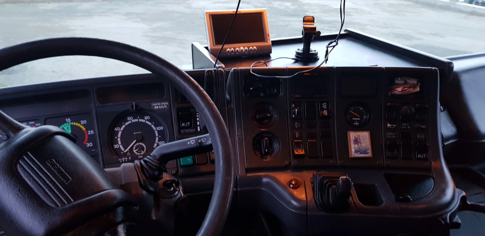 Scania 114 L, снимка 5 - Камиони - 54304326