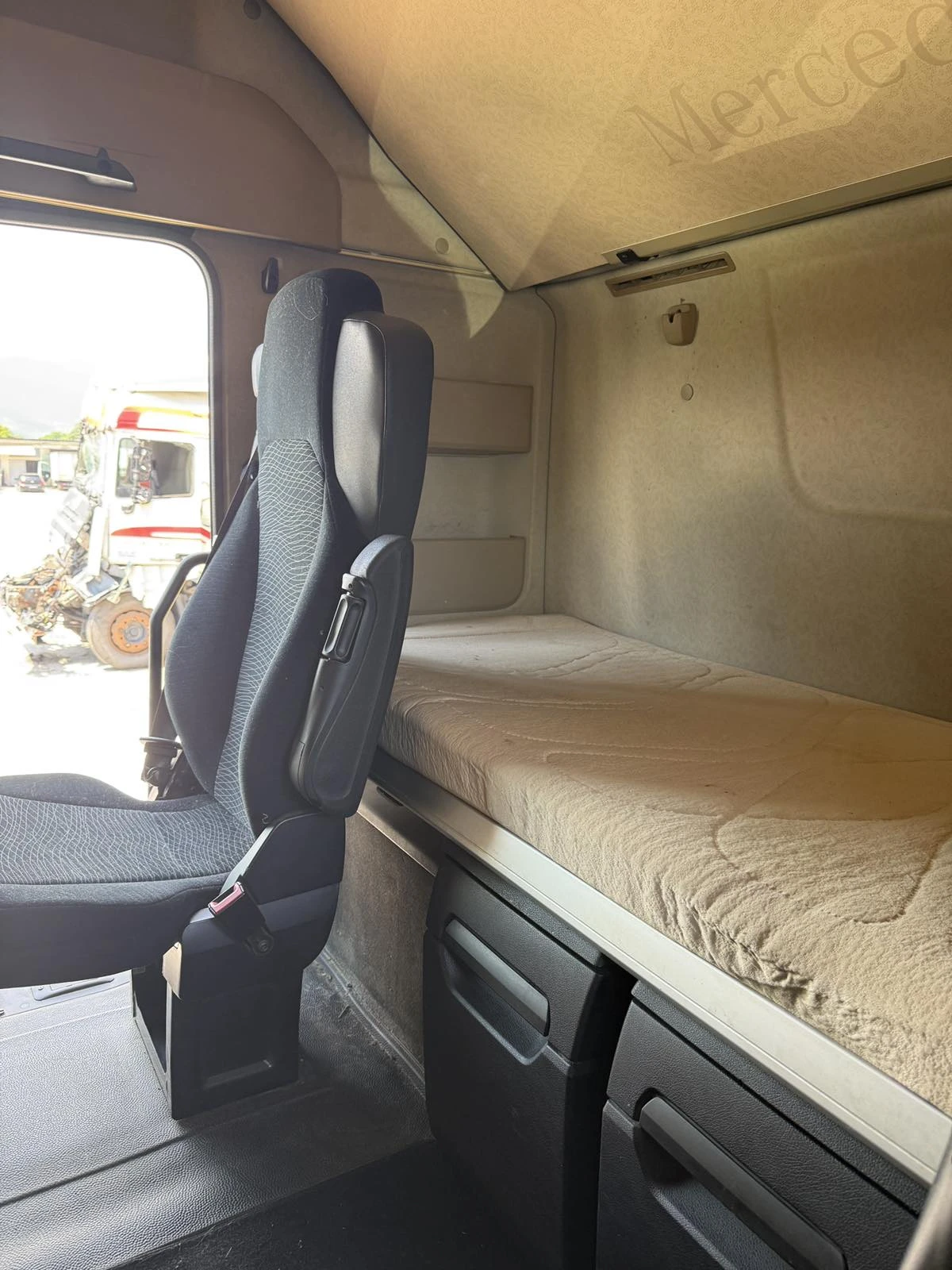 Mercedes-Benz 1844 Actros 1845, снимка 8 - Камиони - 54764515