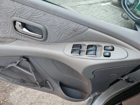 Nissan Almera tino  1.8, 2001г., снимка 6