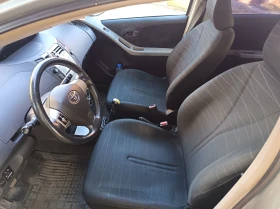 Toyota Yaris, снимка 14