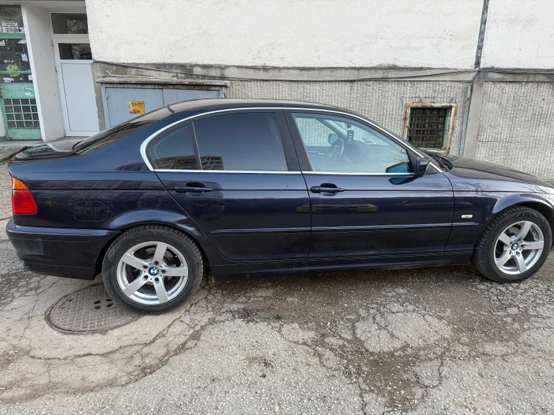 BMW 320 2.0i , снимка 2 - Автомобили и джипове - 48723626