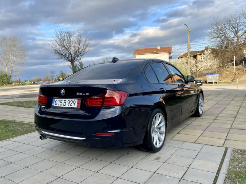 BMW 320 Individual* Седан* LED* HeadUp* KeyLess* 184к.с.* , снимка 7 - Автомобили и джипове - 49549652