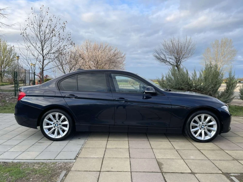 BMW 320 Individual* Седан* LED* HeadUp* KeyLess* 184к.с.* , снимка 9 - Автомобили и джипове - 49549652