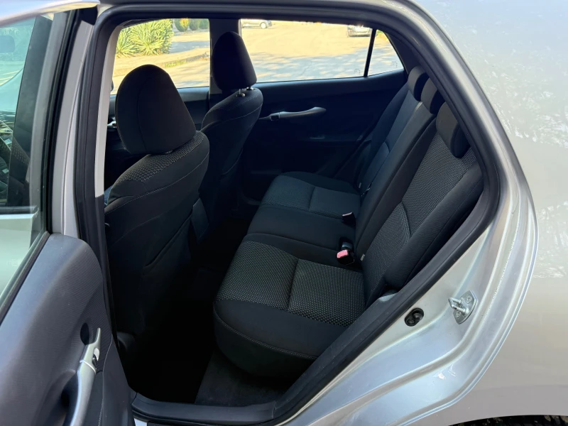 Toyota Auris 2.0 D4D, снимка 13 - Автомобили и джипове - 50246722