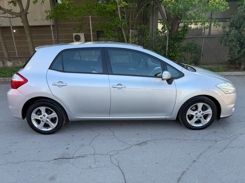 Toyota Auris 2.0 D4D, снимка 5 - Автомобили и джипове - 50246722