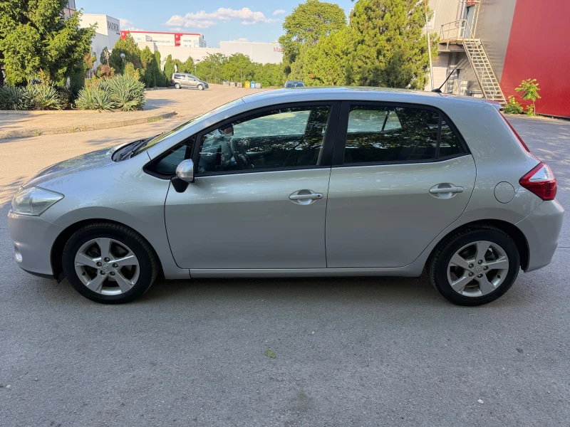 Toyota Auris 2.0 D4D, снимка 4 - Автомобили и джипове - 50246722