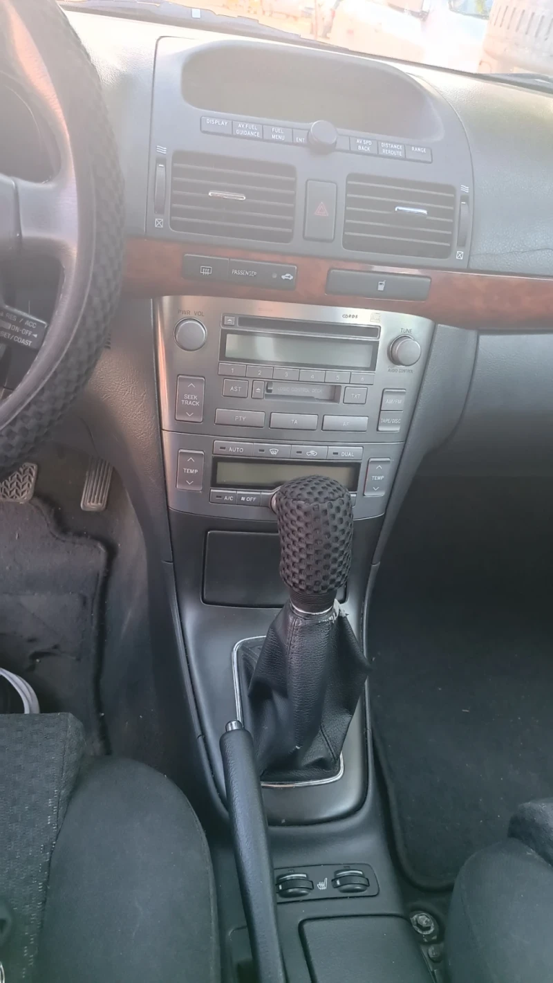 Toyota Avensis, снимка 8 - Автомобили и джипове - 51651121