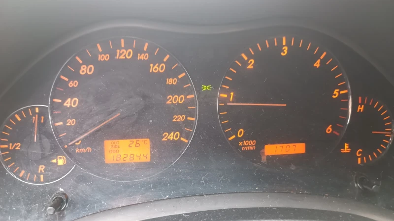 Toyota Avensis, снимка 15 - Автомобили и джипове - 51651121