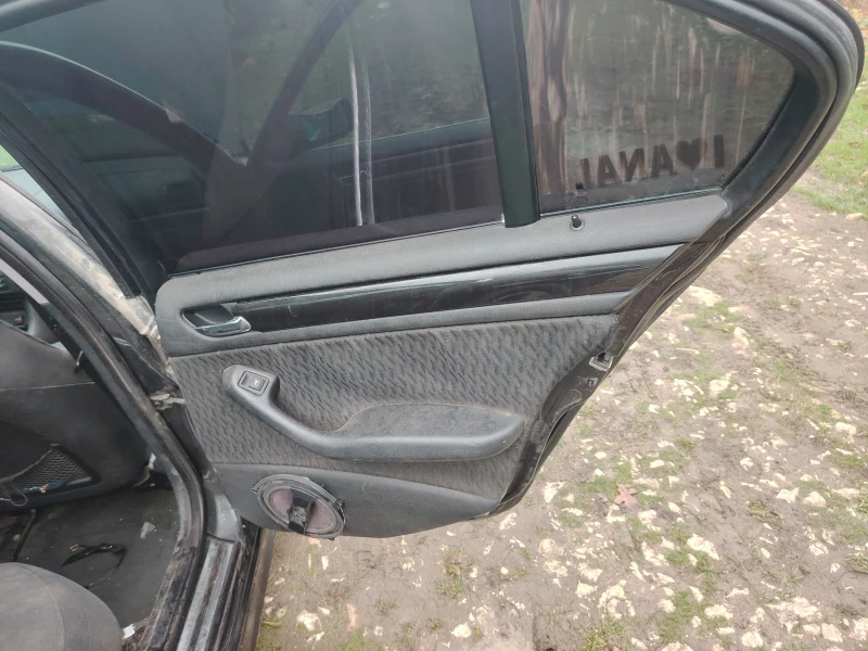 BMW 320 Бензин , снимка 6 - Автомобили и джипове - 52483644