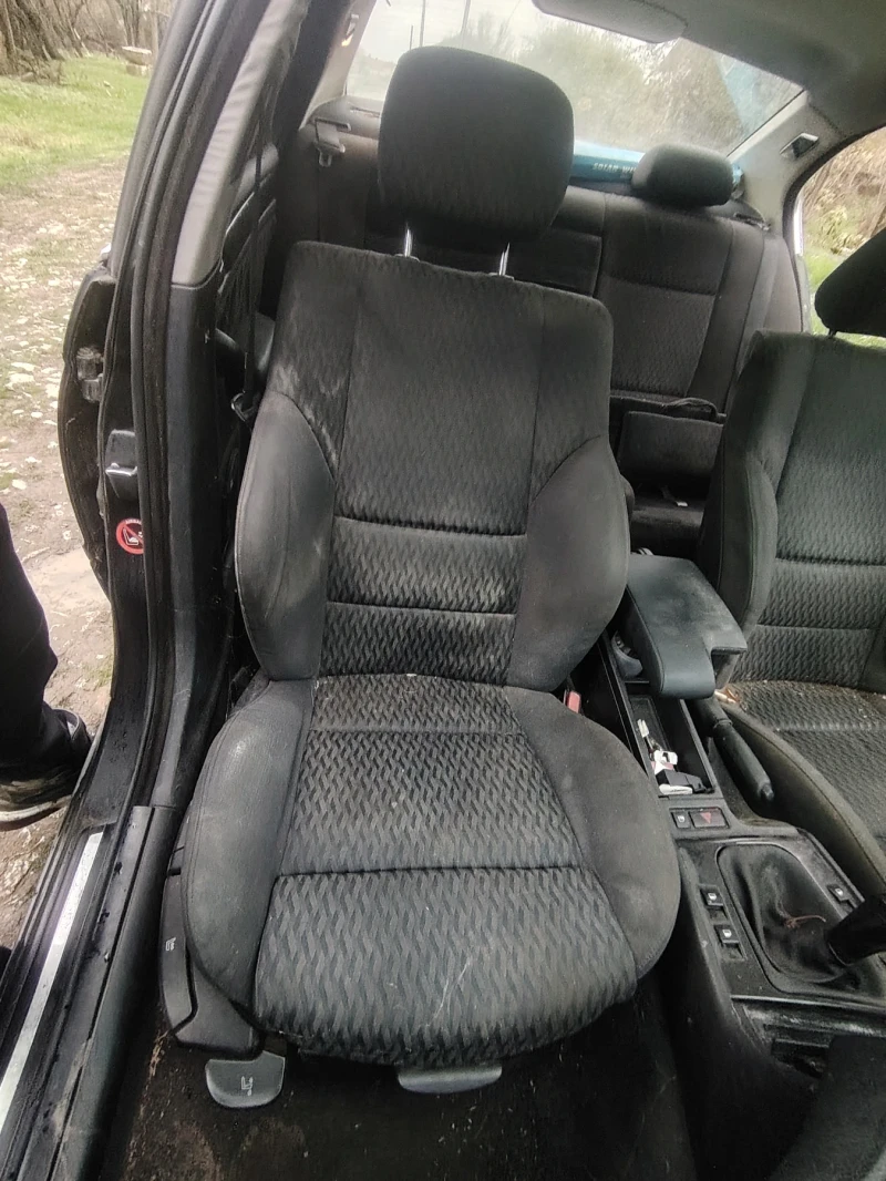 BMW 320 Бензин , снимка 14 - Автомобили и джипове - 52483644