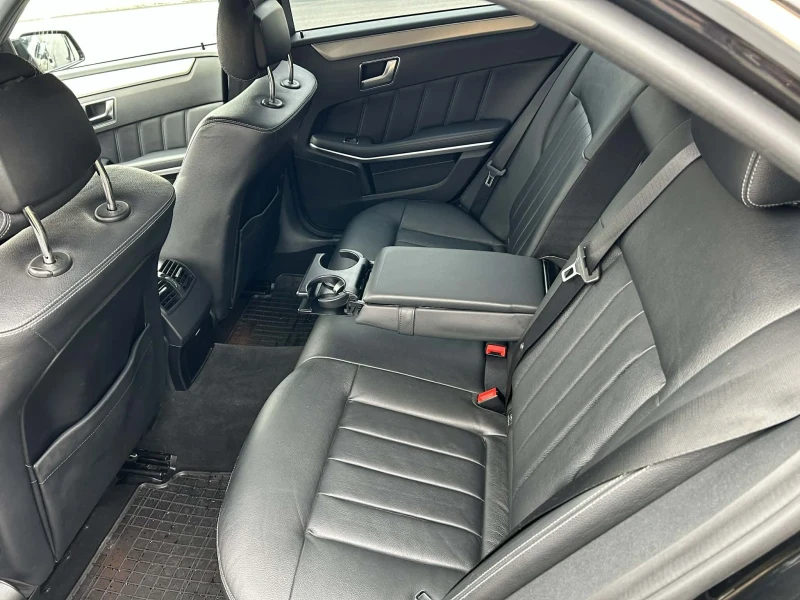 Mercedes-Benz E 350 AMG 4 MATIC , снимка 11 - Автомобили и джипове - 52650045