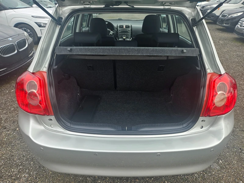 Toyota Auris 1.4VVT-I , снимка 7 - Автомобили и джипове - 53293369