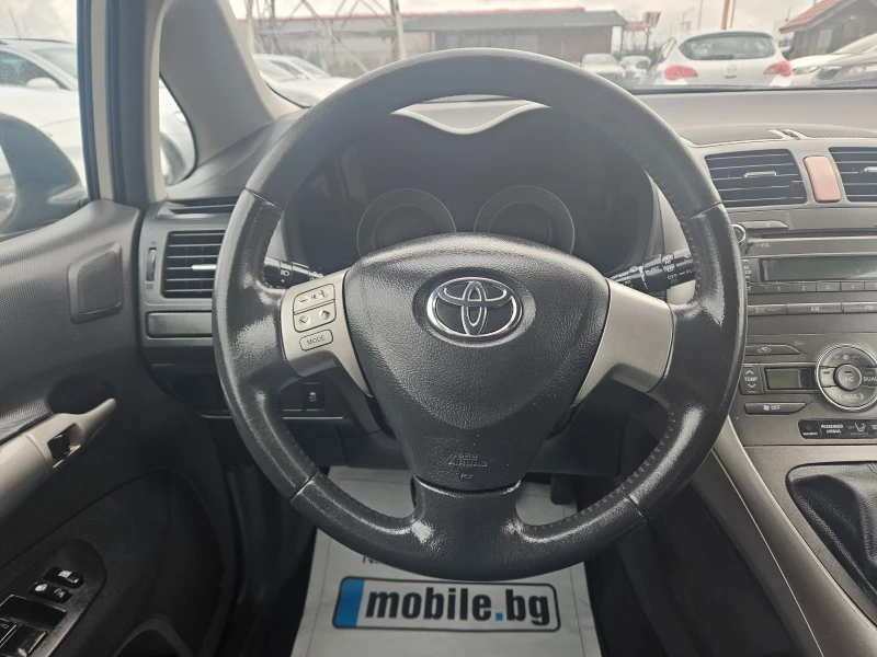 Toyota Auris 1.4VVT-I , снимка 8 - Автомобили и джипове - 53293369