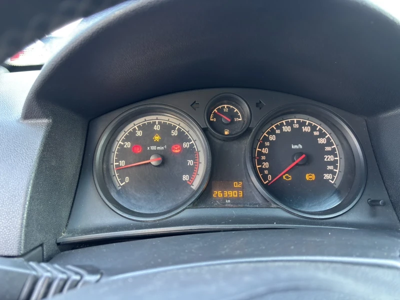 Opel Astra Такси, снимка 8 - Автомобили и джипове - 53457432