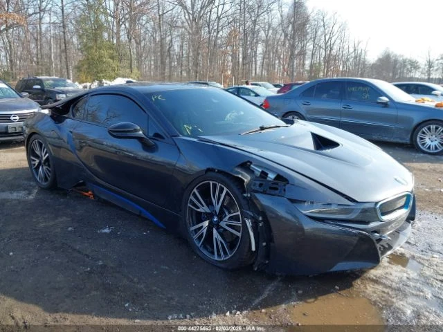 BMW i8 CARBON CORE| AMBIENT| H/K, снимка 3 - Автомобили и джипове - 53915742